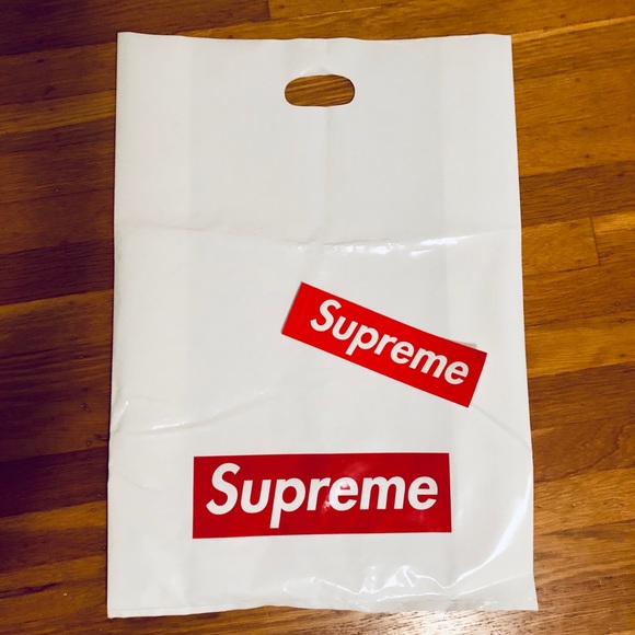 Supreme bag and sticker - Picture 1 of 1